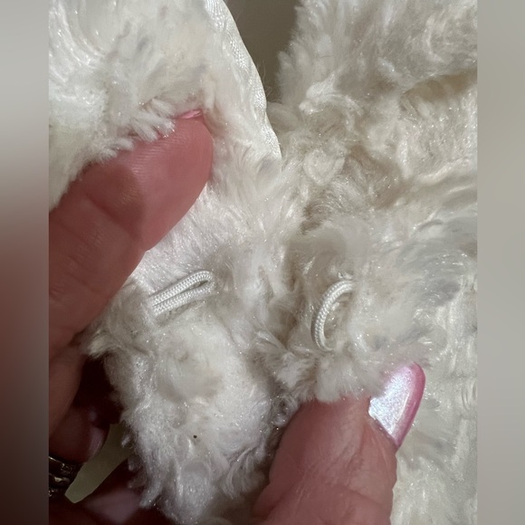 Croft & Barrow Soft White Faux Fur Vest. Size L/XL - Picture 4 of 5